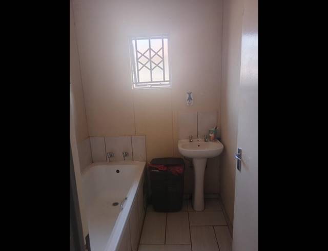 3 BEDROOM HOUSE FOR SALE IN LUFHERENG